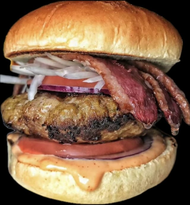 Bangkok Burger w Fries.