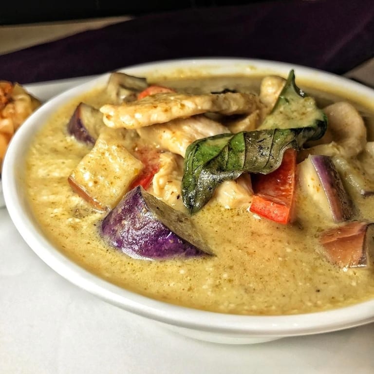 Delicious Green Curry Experience